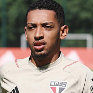 Talles-Costa-230515a