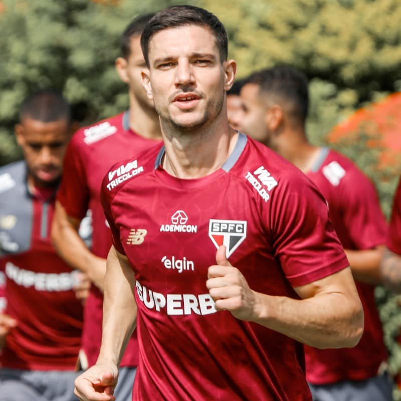 Cedric Soares 250418
